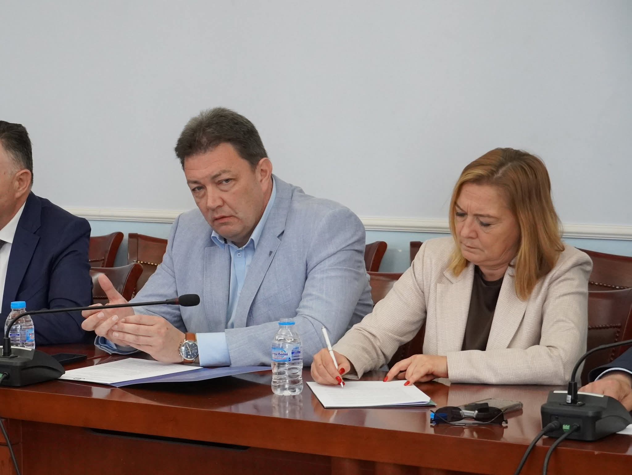 Петрич поведе общините в битката за лекари и медицински сестри Петрич поведе общините в битката за лекари и медицински сестри