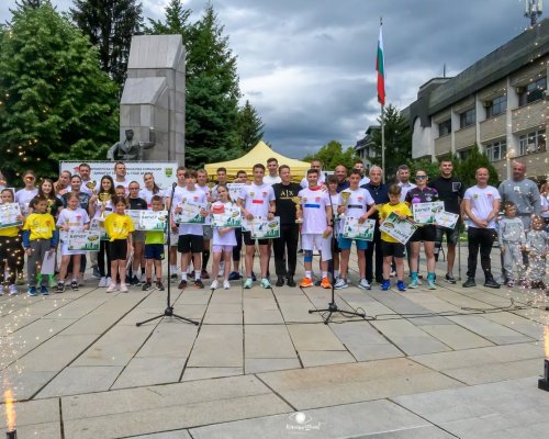 331 участници се включиха в Неврокоп тича 2026, 82-годишен ветеран стана звезда на маратона