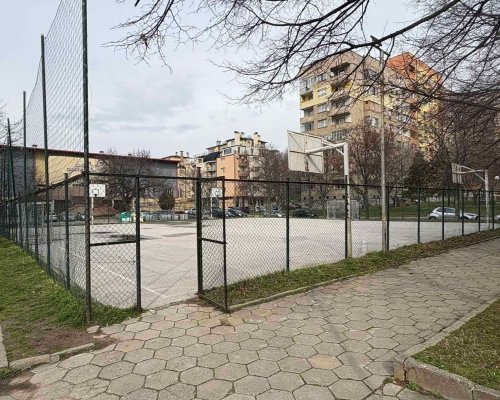 Фючър индъстрис  и  Анимат Билдинг Груп  в оспорвана надпревара за ремонта на площадка в ж.к.  Запад  в Благоевград