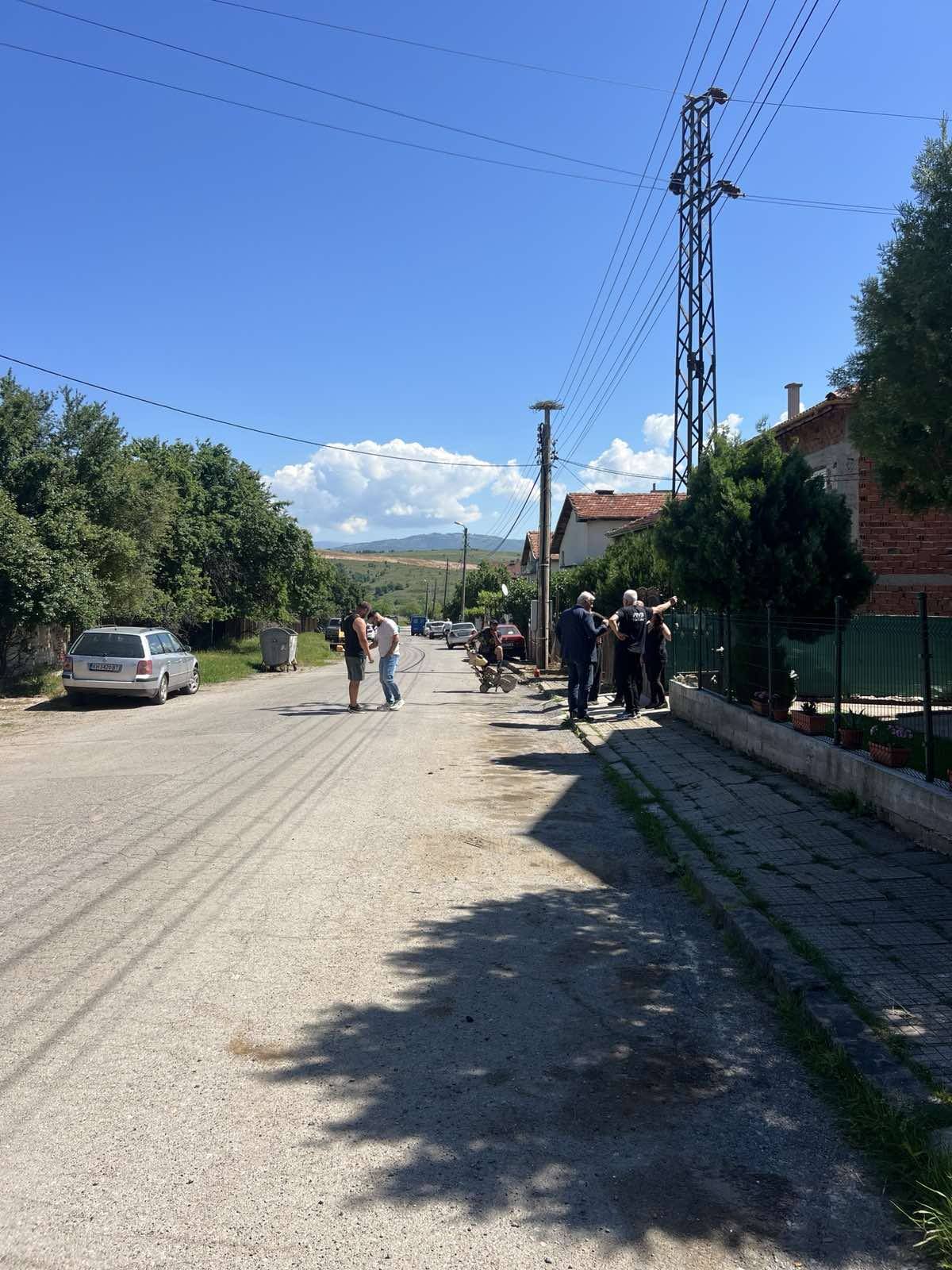 Община Дупница продължава с обновяването на пътната мрежа в малките населени места