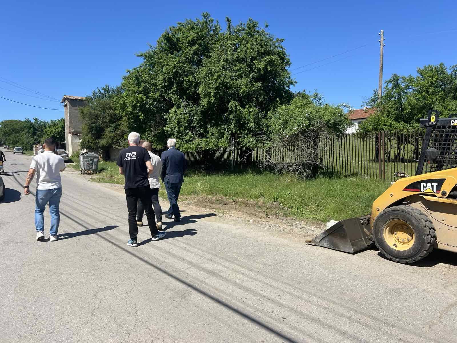 Община Дупница продължава с обновяването на пътната мрежа в малките населени места
