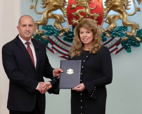 Българите са оптимисти за по-добър живот, ръст в одобрението за Радев и Йотова