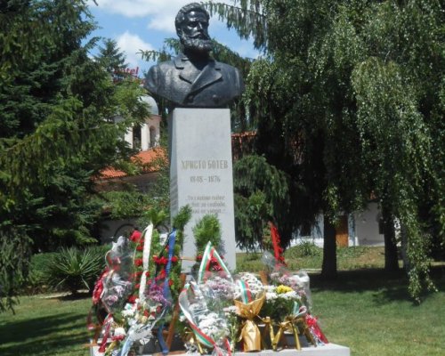 С поклонение и вой на сирени Гоце Делчев ще отбележи 150 години от гибелта на Христо Ботев