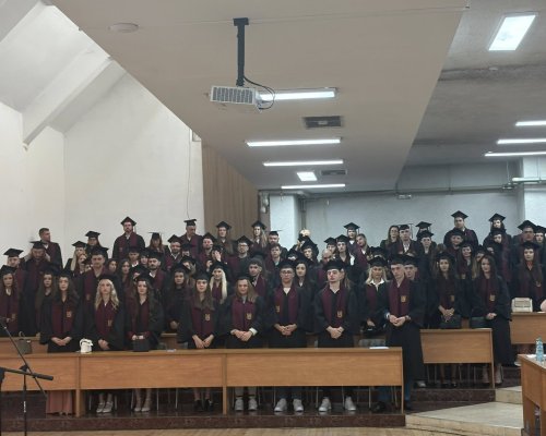 Над 250 абсолвенти от Стопанския факултет на ЮЗУ  Неофит Рилски  получиха дипломите си