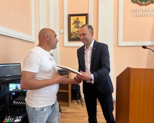 Грамота за  Гражданска доблест  за Асен Стоянов, открил изгубеното дете край Скриняно