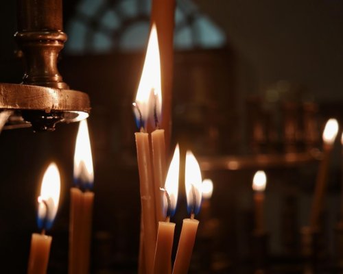 Черешова задушница: Какво е строго забранено да правим днес и защо се отварят прозорците