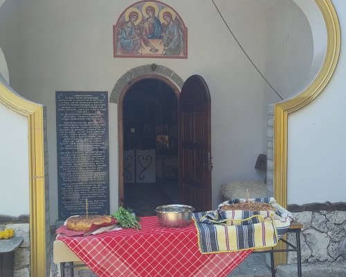 Водосвет и курбан за здраве на празника Свети Дух в село Селище
