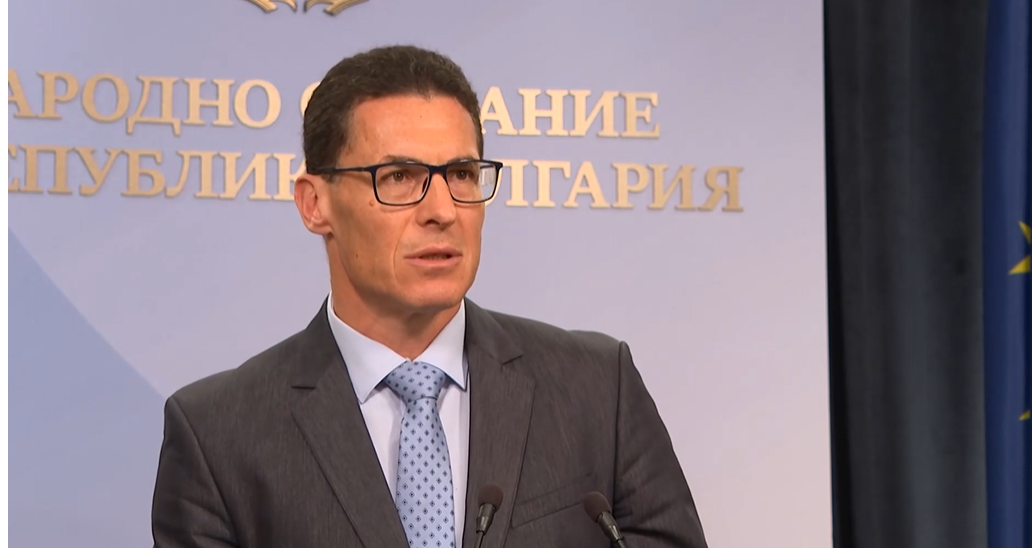 ПБ: Режем субсидиите на партиите, теглим нов дълг до 3,8 млрд. евро, без ковид добавка за пенсионери ПБ: Режем субсидиите на партиите, теглим нов дълг до 3,8 млрд. евро, без ковид добавка за пенсионери