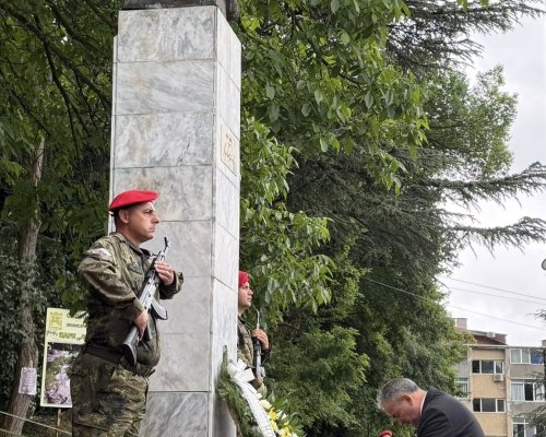 Благоевград почете 150 години от гибелта на Христо Ботев с ритуал и поднасяне на цветя