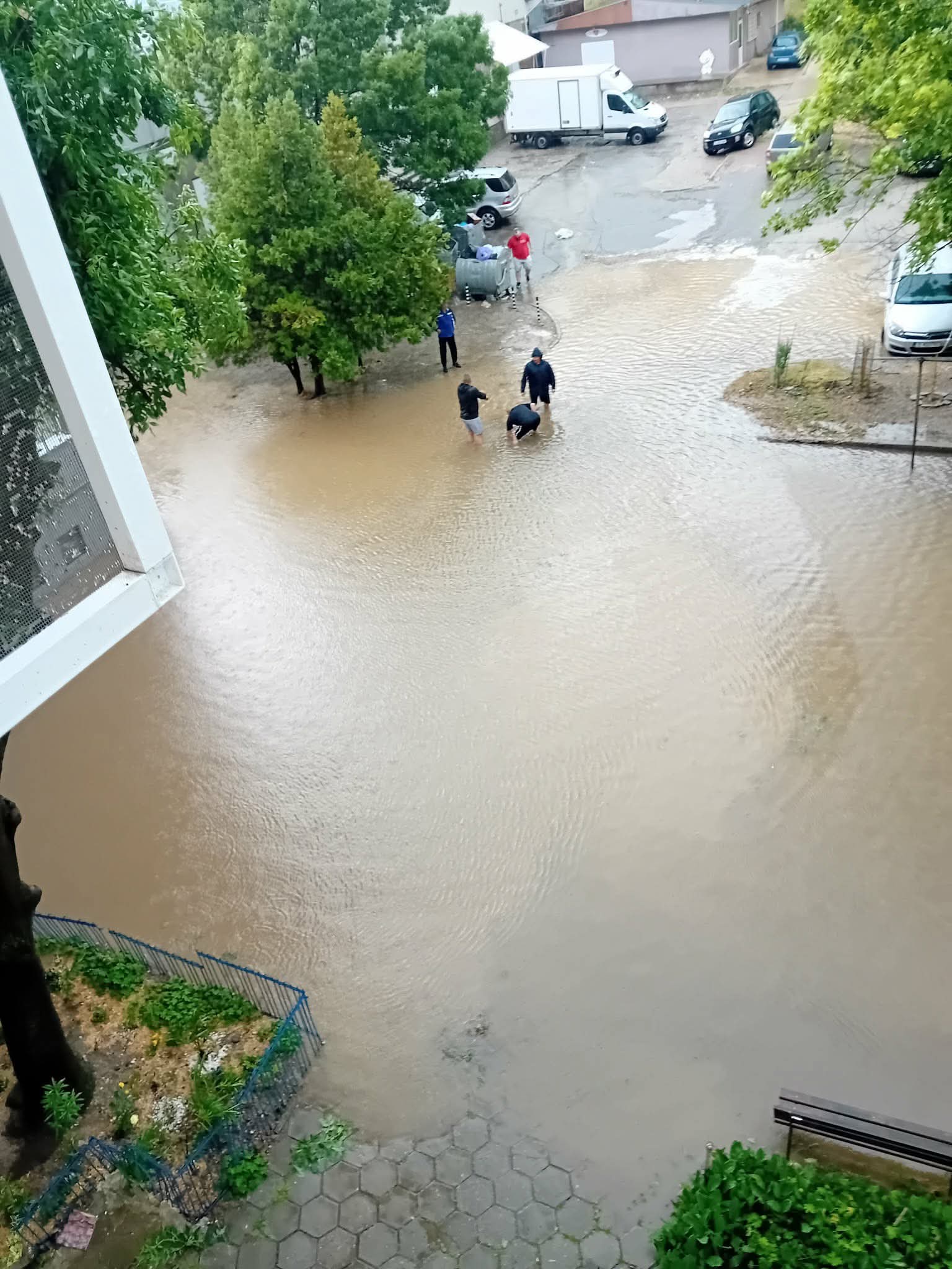 Благоевград е под вода