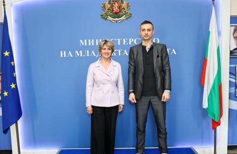 Весела Лечева е вписана като председател на Българския олимпийски комитет в Търговския регистър