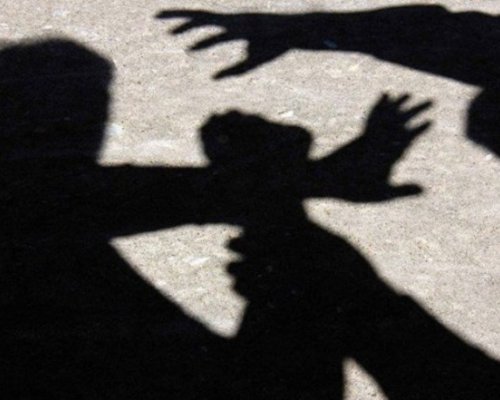 Ученици се сбиха в училище заради момиче
