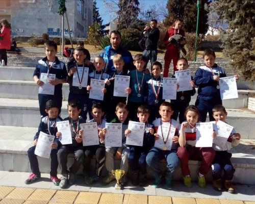 Домашни сладки от тефтера на мама  -Елешница се обединява в помощ на Пепи