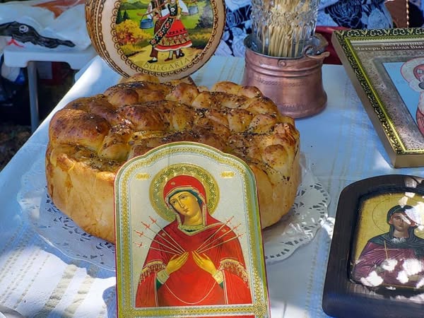 Почитаме паметта на трима светци, чудотворна икона пази семействата и децата