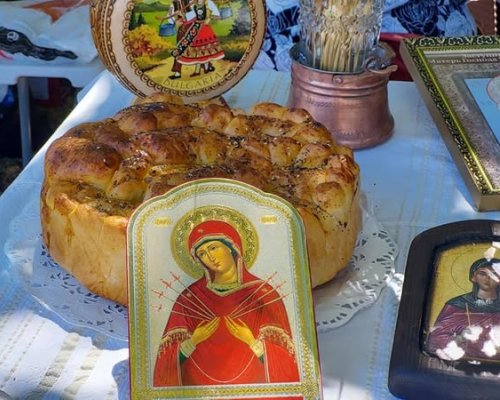 Почитаме паметта на трима светци, чудотворна икона пази семействата и децата