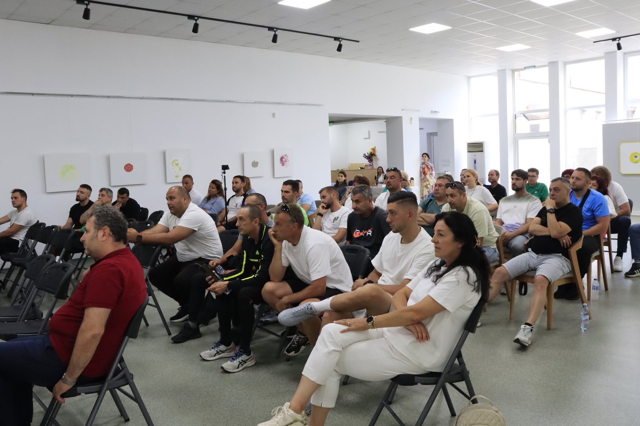Спортната общност в Благоевград обсъди ролята на учителите и треньорите в развитието на децата