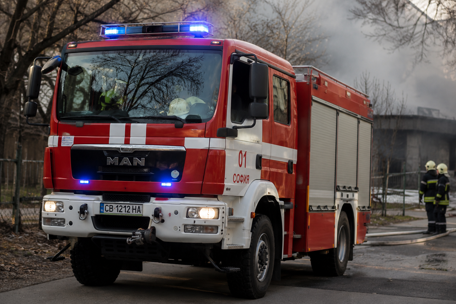 58 пожара са потушени в страната за денонощие, една жена пострада