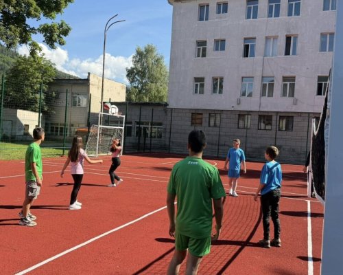 Не на дрогата -ученически волейболен турнир в Якоруда
