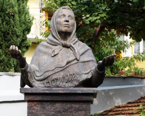 Пътят на Ванга от обикновено момиче до пророчица: Историята и оживява в детска книга