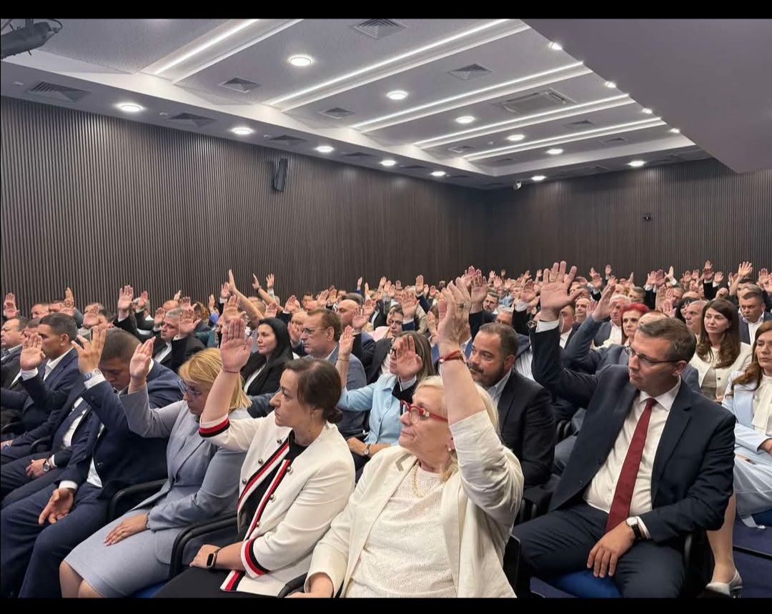 Рокади на върха в ДПС: Пеевски обяви новия състав на ЦОБ
