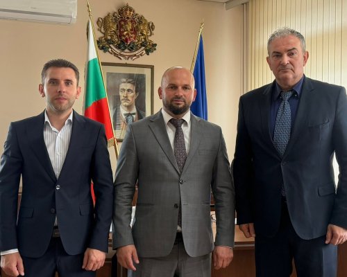 Областният управител Васил Трендафилов проведе среща с районния мюфтия Осман Кутрев