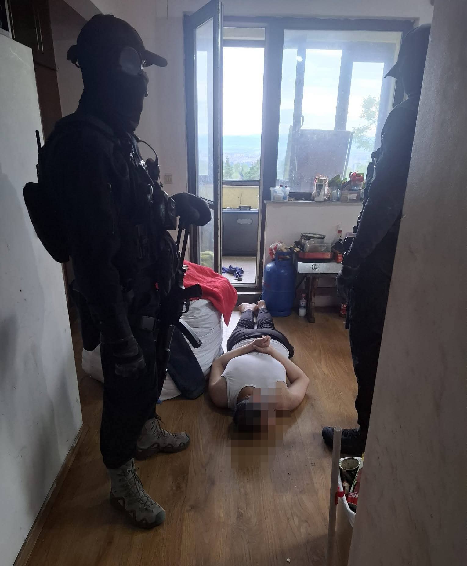 ГДБОП, ГДГП и ДАНС разбиха канал за трафик на мигранти: 23-ма задържани в мащабна спецоперация