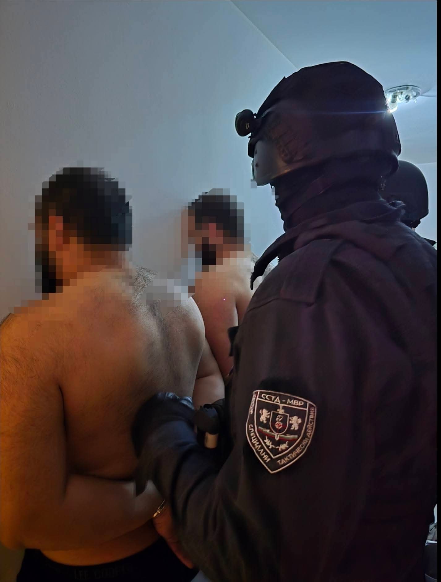 ГДБОП, ГДГП и ДАНС разбиха канал за трафик на мигранти: 23-ма задържани в мащабна спецоперация
