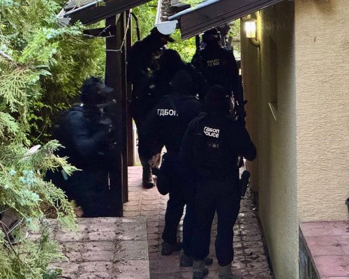 ГДБОП, ГДГП и ДАНС разбиха канал за трафик на мигранти: 23-ма задържани в мащабна спецоперация