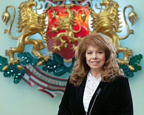 Разлог посреща XI Национални театрални празници  Звездите на театъра .