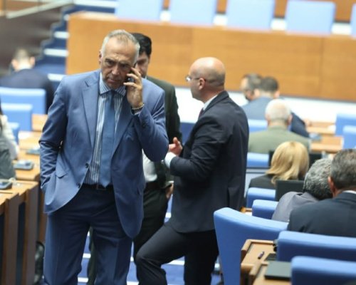 Депутатите приеха новия дълг от 3,8 млрд. евро