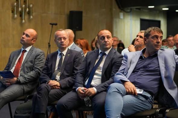 Кметът Методи Байкушев участва в Националната среща на местната и централната изпълнителна власт Кметът Методи Байкушев участва в Националната среща на местната и централната изпълнителна власт