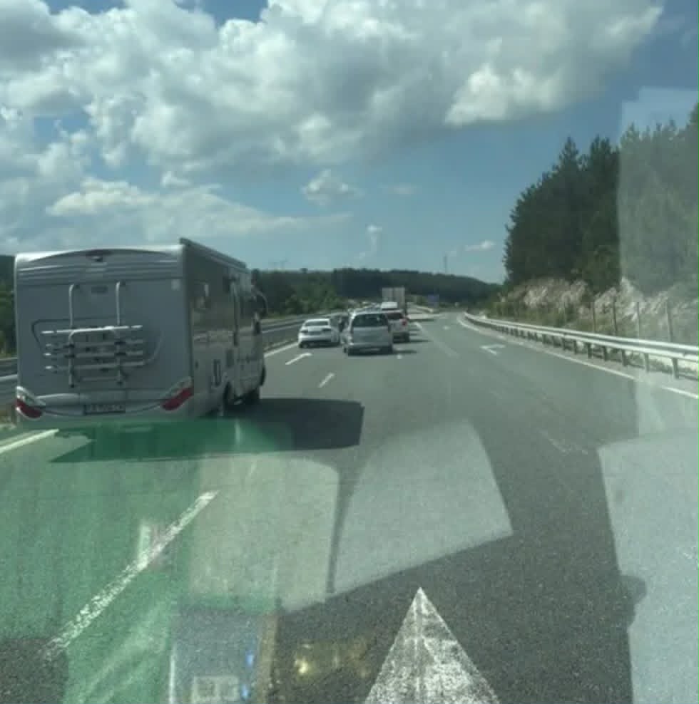 Катастрофа ограничава трафика по магистрала  Струма в посока Кулата