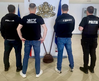 ГДБОП и румънските власти удариха схема за клониране на карти за горива в ЕС