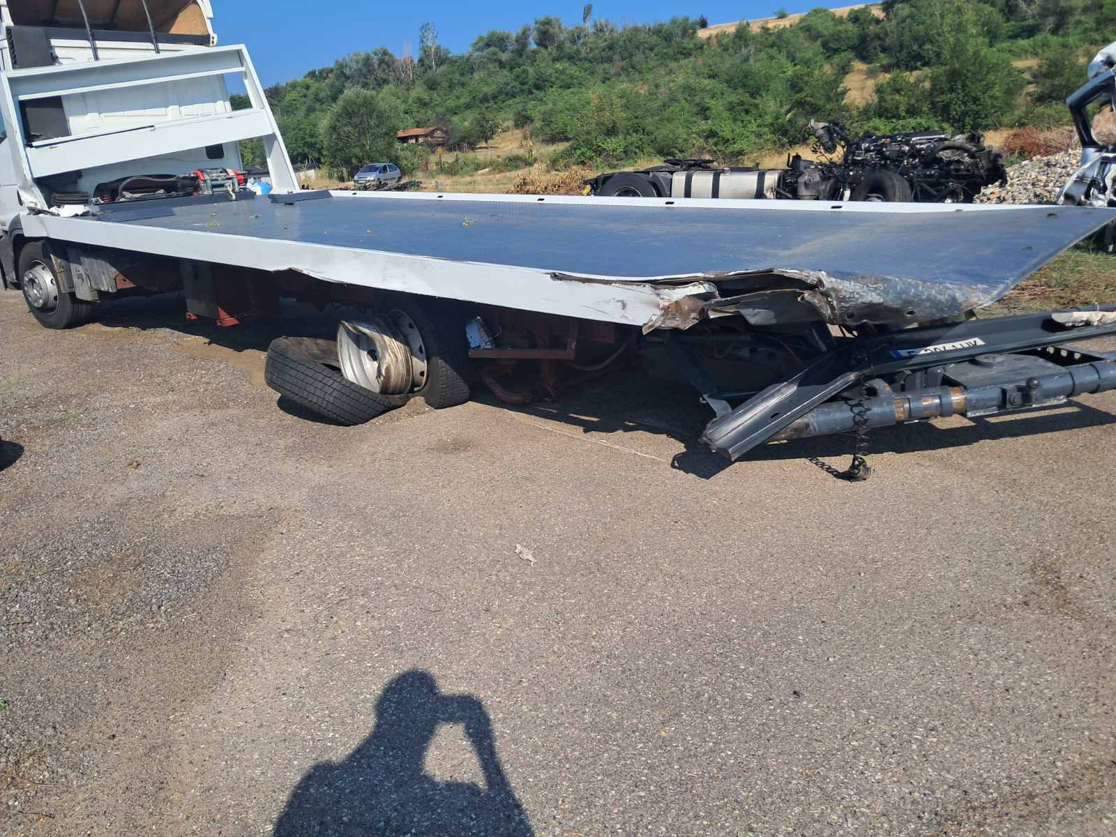 ТИР се вряза в аварирали камион и пътна помощ на АМ Струма край Кочериново