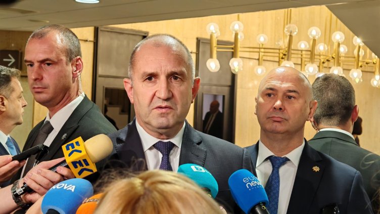 Румен Радев: Минималната работна заплата няма да бъде замразявана през 2026 г. Румен Радев: Минималната работна заплата няма да бъде замразявана през 2026 г.