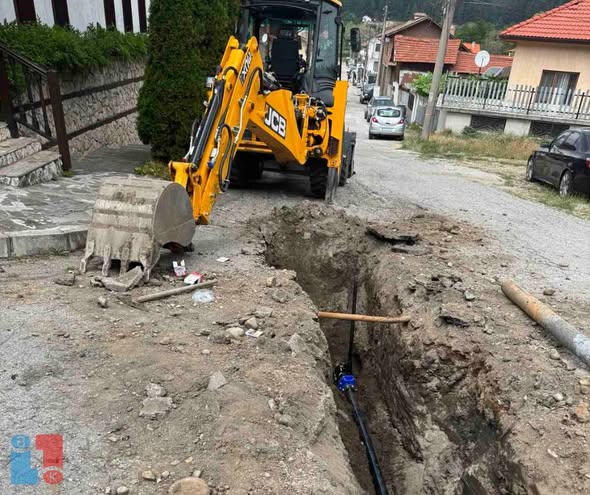 Започна реконструкция на уличен водопровод в с. Баня Започна реконструкция на уличен водопровод в с. Баня