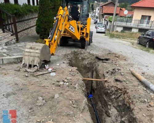 Започна реконструкция на уличен водопровод в с. Баня