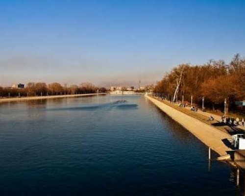 Мъж с тротинетка нападна баща с тримесечно бебе