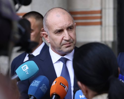 Премиерът Румен Радев: Правителството спира скандални обществени поръчки, които водят до кражби и течове към партийни каси