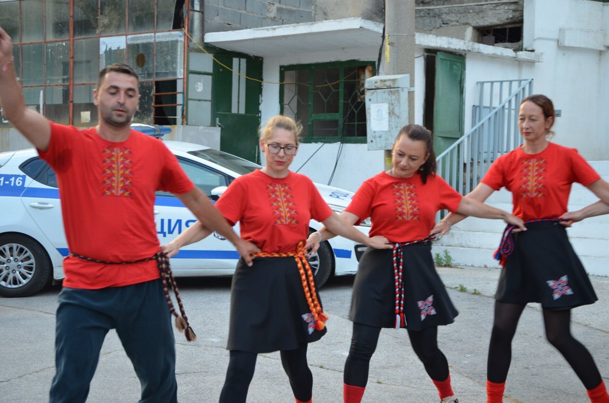 Кръшни хора и песни за Петровден в Брежани