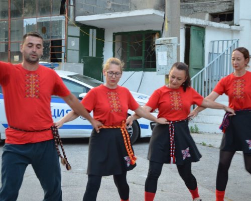 Кръшни хора и песни за Петровден в Брежани