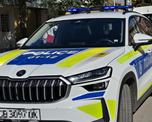 Полицията задържа 38-годишен мъж в Сандански след скандал, сбиване и счупено стъкло на джип