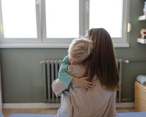 Депутатите отрязаха майките и отхвърлиха предложението за 100 обезщетение при по-ранно връщане на работа