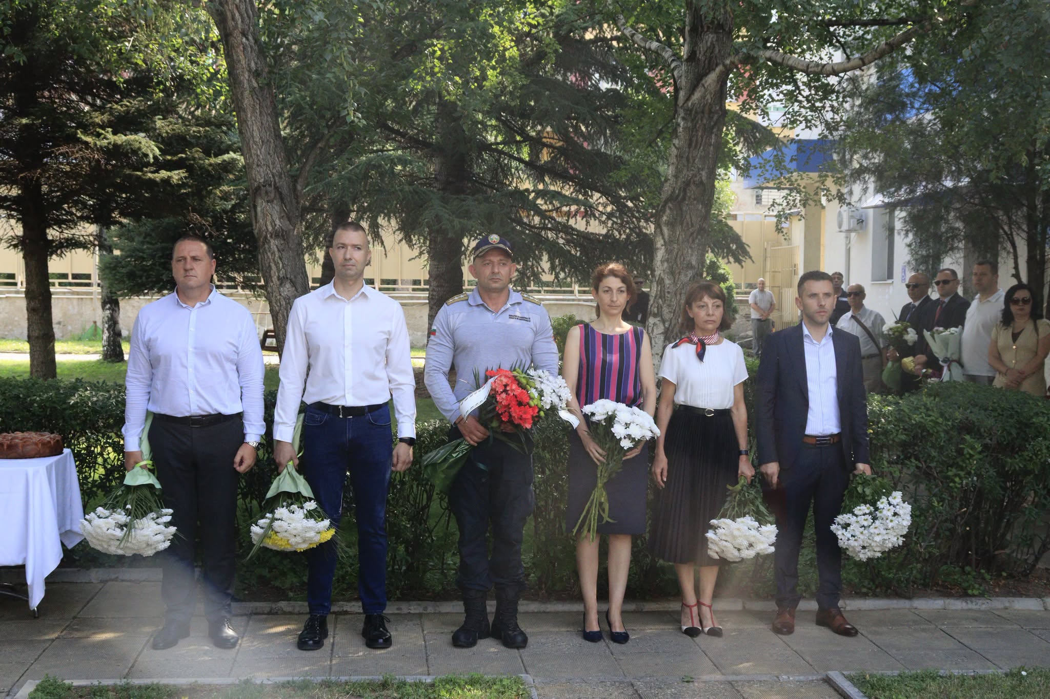 Заместник-кметът Десислава Витанова-Кехайова почете паметта на загиналите служители на МВР в Благоевград