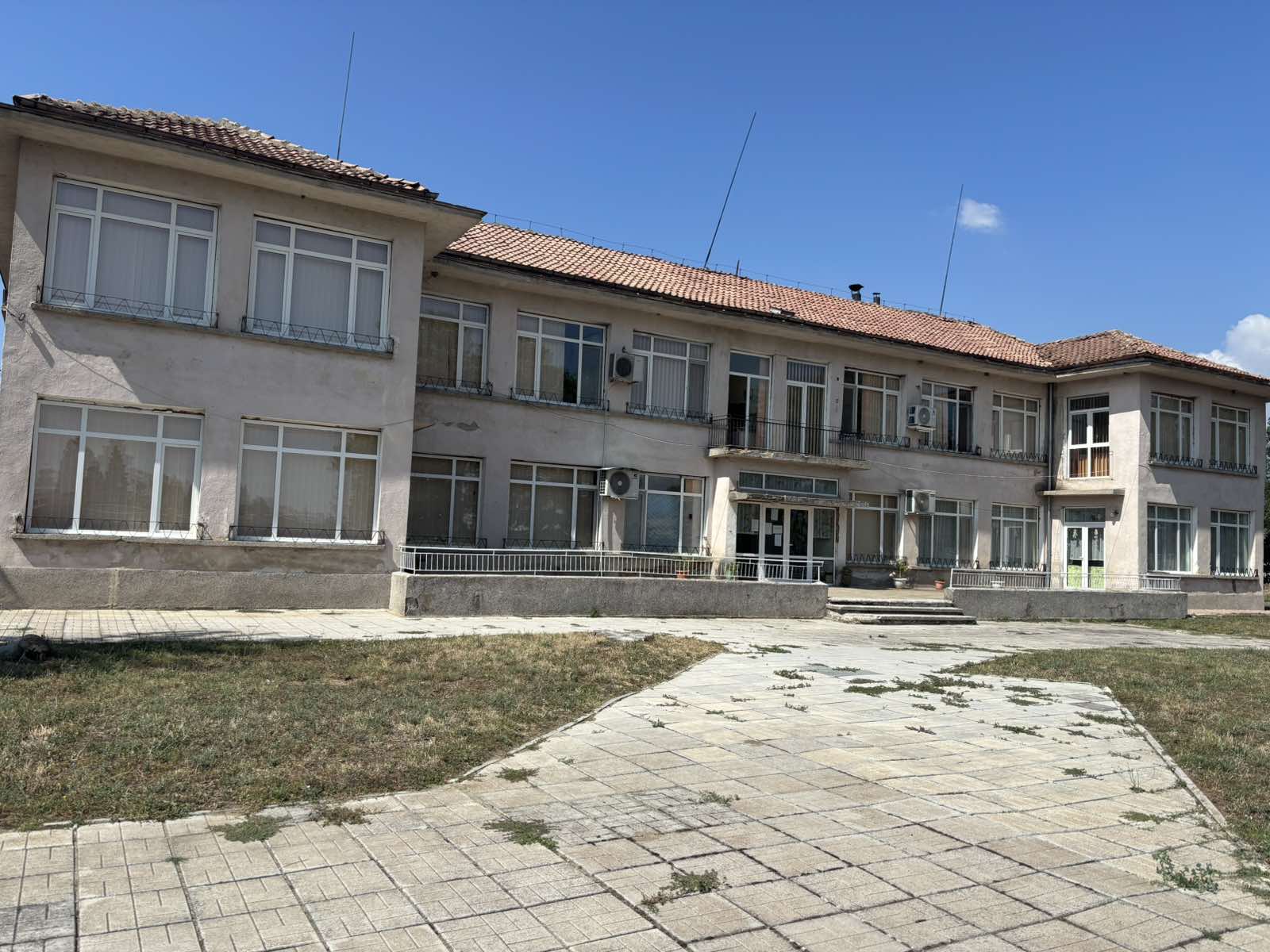 Нова среда за най-малките: Община Кочериново започва едновременно обновяване на детската градина и две детски площадки Нова среда за най-малките: Община Кочериново започва едновременно обновяване на детската градина и две детски площадки