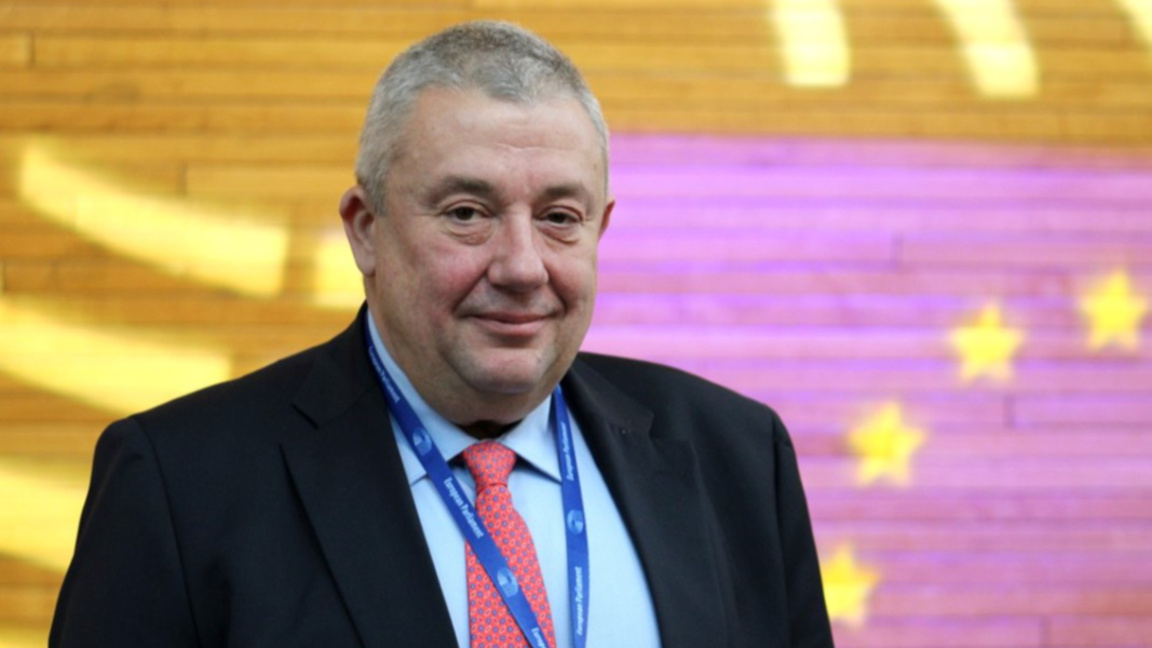 Илия Лазаров е новият председател на СДС Илия Лазаров е новият председател на СДС