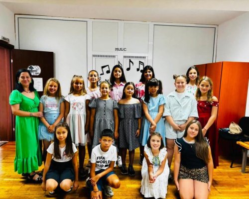 Годишен концерт на школата по народно пеене и пиано събра младите таланти на община Симитли