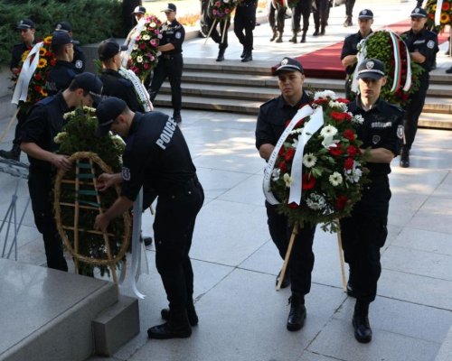 С венци пред Паметника на Незнайния воин МВР отбеляза 147 г. от създаването си