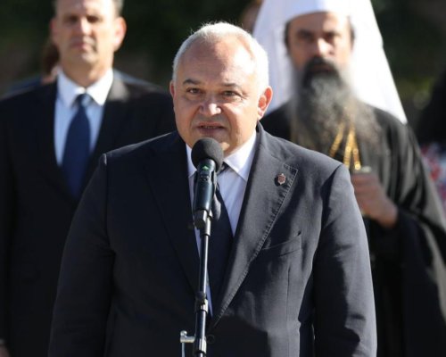 Демерджиев: Атанасова да не рови в темата за полетите, от регистрите излизат интересни факти