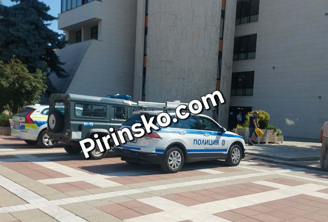 Сигнал за бомба в Община Благоевград-полицията проверява, сградата не е евакуирана